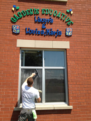Lavage de vitre et vitrine à Montréal, Laval et Longueuil